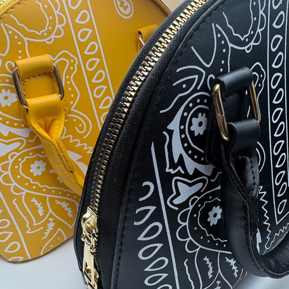Stylish Black and Yellow Handbag Set